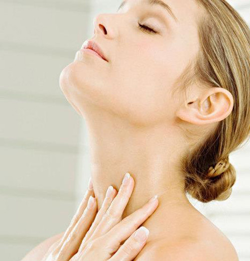 رفع و پیشگیری از شل شدگی پوست گردن با استفاده از روش‌های طب سنتی