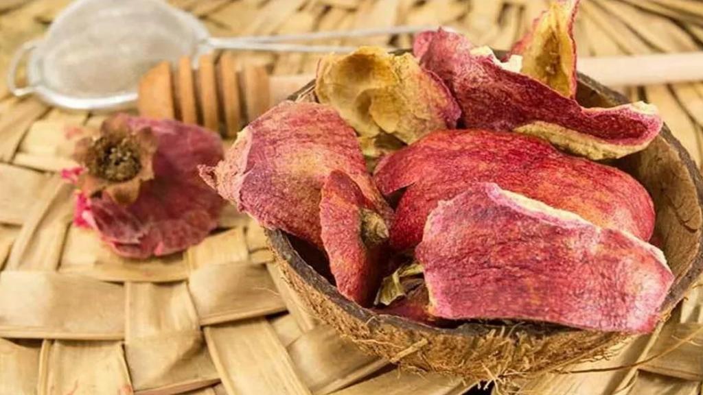  آشنایی با خواص درمانی پوست و هسته انار در طب سنتی