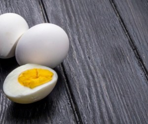  آشنایی با خواص درمانی تخم‌مرغ و طرز تهیه انواع ماسک پوست و مو